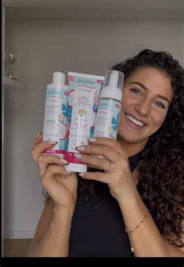Après l’effort et une journée bien remplie, prendre 20 minutes pour ses cheveux, ça change tout 🥰 Les écouter, comprendre ce dont ils ont besoin, et faire les bons gestes sans pression ✨ #activilong #pourtoi #resolution #sport #curlyhair