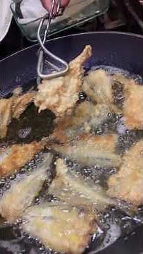 #Shorts: Frying Flour Coated Smelts - Crispy Fried Smelt Fish