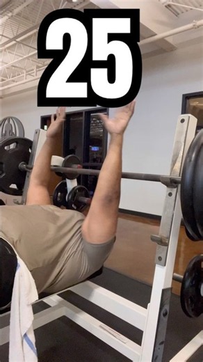 225 Bench Press for 25 | 1st set on international chest day #webenchonmonday #moreweight