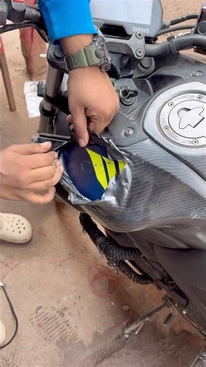 5D Carbon fiber wrapping😱Yamaha Mt15 modification #shorts