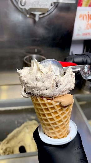 Who else loves when Oreo is the flavor of the day??⁠ ⁠ 𝐍𝐈𝐄𝐋𝐒𝐄𝐍𝐒 𝐅𝐑𝐎𝐙𝐄𝐍 𝐂𝐔𝐒𝐓𝐀𝐑𝐃⁠ 📍 9480 S Eastern Ave. Henderson, NV⁠ ⏰ 12-10pm daily⁠ 📍 @redrockcasino⁠ ⏰ 12-10pm Sun-Thu; 12-11pm Fri & Sat⁠ 📍 @santafestationlv⁠ ⏰ 12-10pm daily⁠ 📍 @durangoresort⁠ ⏰ 12-10pm Sun-Thu; 12-11pm Fri & Sat⁠ ⁠ 👨‍👩‍👧‍👦 Family-owned & operated⁠ 🍨 Dine-in • Takeout • Delivery⁠ ⁠ #nielsensfrozencustardlv #custard #nielsens #frozencustard #concrete #durangocasino #eatyourheartout⁠ ⁠ 👇SAVE • SHAR
