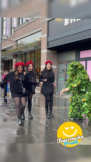 Girls from Mexico ? #Amazing #prank #fypシ゚ #happy #reaction #funnyvideo #justforfun #viralpost #laughter #funnyscares #shock #funnyvideos #comedia | Tourmeka