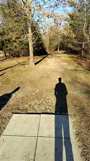 First time EVER throwing the Valkyrie from Innova! Really starting to like this disc! Subscribe‼️‼️