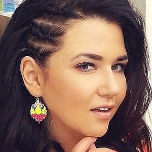 Crystal Coons – Age, Bio, Personal Life, Family & Stats | CelebsAges