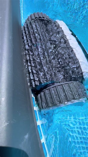 Airrobo PC10 Poolroboter bei der Arbeit #pool #poolroboter #sommer #intex #badespass #wasser #aiper #steinbach #bestway #sandfilter #afm #short #videoviral #tiktok_india #tiktoknews #germany