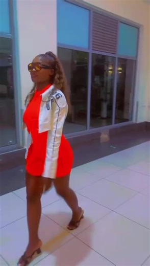 ⚛️MISS ♦️LOLA🌹OFFICIAL (@reallola0)’s video of she's a baddie and she's a 10