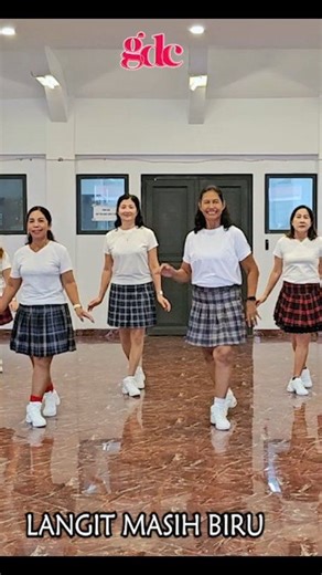 LANGIT MASIH BIRU// LINE DANCE // GDC MERAUKE PAPUA SELATAN #linedancereel #linedancer #linedanceindonesia #gdc | Caecilia Maria
