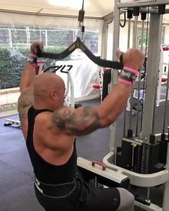 Dwayne The Rock Johnson with some back workout 💪🏾 | World of Fitness