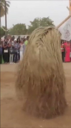 African Dancer Doing the Mesmerizing Kumpo Dance (Spinning On a Stick) | African Dance