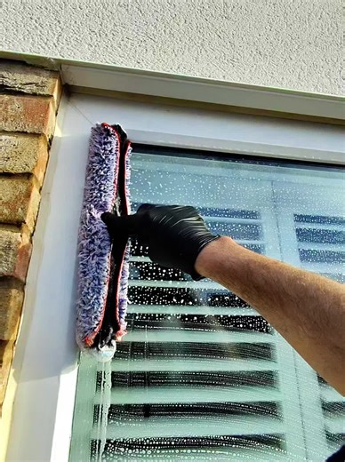 Effective Window Cleaning Techniques with Just Water