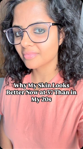 Mansi Grover on Instagram: "Why My Skin Looks Better Now Than in My 20s: • I stopped overdoing products (less is more!) • Focused on hydration—inside and out • Prioritized sleep like my skin depends on it (because it does) • Ditched the stress of “perfect skin” and embraced consistency • Swapped harsh scrubs for gentle nourishment • Started eating for my skin—hello healthy fats & fiber • Took my skincare to the kitchen (think turmeric, ghee, fruits) • Finally listened to my skin instead of trend