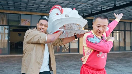 120K views · 568 reactions | An Egyptian expat living in China dives into the vibrant world of lion dance in China's Guangdong. Perfect choice for Spring Festival vibes. #ChineseNewYear | China Xinhua News | Facebook