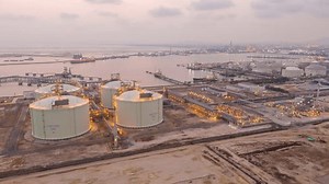 Time Lapse Lng Liquified Natural Gas Stock Footage Video (100% Royalty-free) 3463562369 | Shutterstock