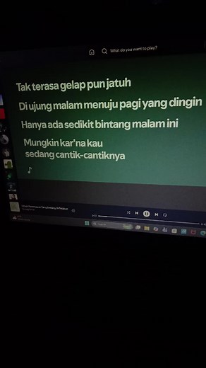 Lirik 'Untuk Perempuan Yang Sedang Di Pelukan' - Payung Teduh