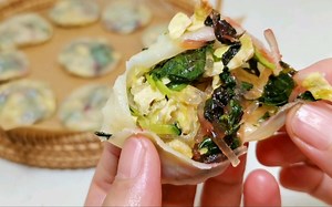 河南农村夏天必吃的菜馍，换个懒人做法，放苋菜荆芥，给肉都不换