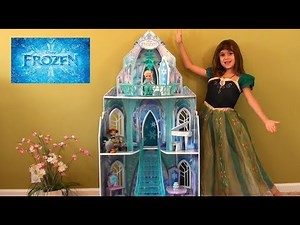 Princess Story: Little Anna and Elsa Play with Hatchimals CollEGGtibles in Disney Frozen Elsa Castle