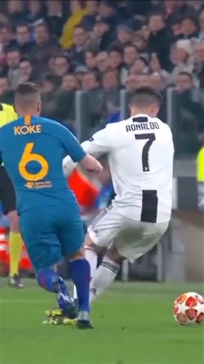 Waka Waka⛹️]Fifa World cup song 🎵 ]Ronaldo skill #WakaWaka #Shakira #CR7# MusicShorts #Trending#