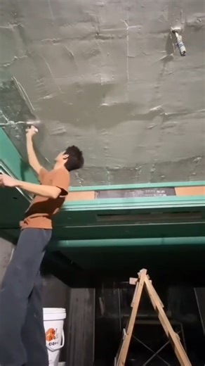 plastering a ceiling with joint compound for the smoothest professional finish quickly