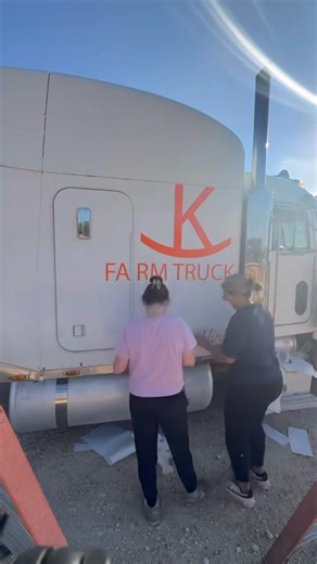 This Peterbilt got a new upgrade, decals done right! #281signs2go #hicotx | Hico 281 Business Center