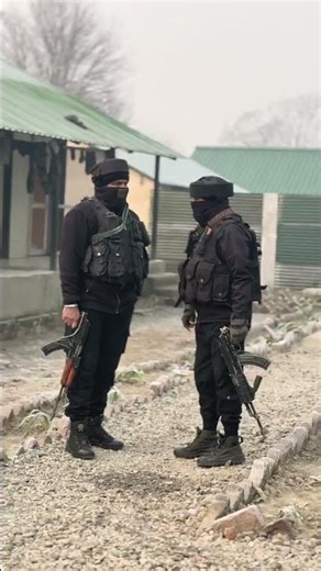 para sf talash uske karo jo aapki jindagi ko khubsurat bana de #specialforces #lovestatus #soldier