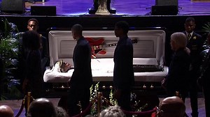 Fans say goodbye to Chuck Berry at public viewing