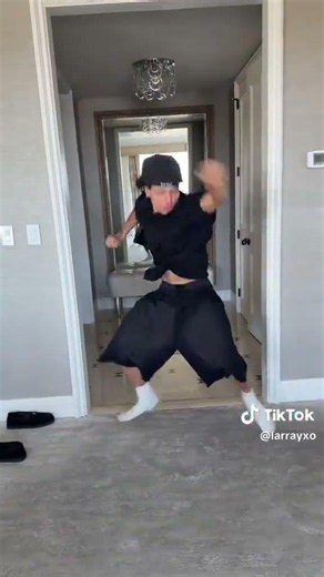 TIKTOK: Larray Uses His Megan Knees "Go Go Go Who's Next?" - Hip Hip Harry