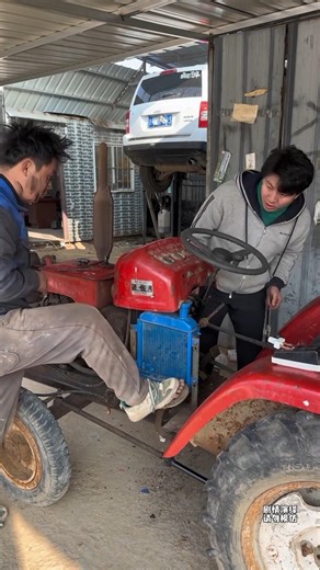 The Weird Tractor Mechanic Fix 😂