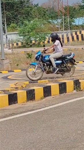 Sobha Sahu on Instagram: "Mor Driving test aji achhe 😲🥳 #sambalpuri vloge #minivlog #instagram #reels #Driving test Bhawani patna"