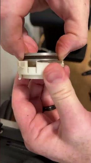 How to clean your Baratza virtuoso or encore #barista #coffeeenthusiast