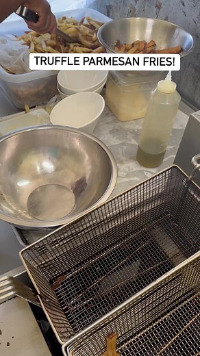 79K views · 612 reactions | Truffle Parmesan Hand Cut Fries! 朗 #foodyfetish #fries #frites #truffles #trufflefries | Foody Fetish | Facebook
