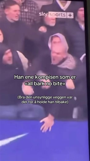 Han er minst i størrelse, men størst i munnen😅#tullogtøys #norsktiktok #norskhumor #forball #humor