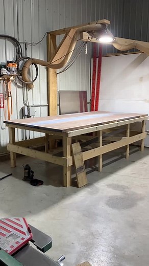 What do you think of this idea I came up with for flipping tables in my own?😎#dustandwood #conferencetable #boardroomtable #liveedgetable #rivertable #resintable #customtable #bespoketable #interiordesign #yycdesigner #yycdesign #yegdesigner #yegdesign #fyp #foryou #foryoupage