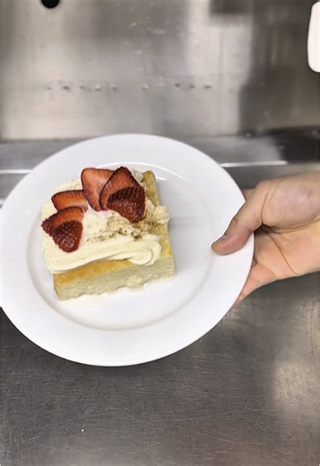 Did you know that every chef has their own superpower? My superpower is Food Manipulation! What is yours? Comment here! #chef #deaftalent #asl #signlanguage #food #gordonramsay #deafcommunity #creative #rochesterny #cheflife #capcut #tip #super #power #deafchef #strawberries #drop