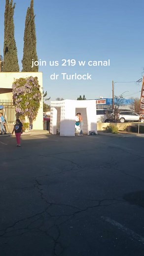 Malezia (@malezialovelycreations)’s videos with Stuck In The Middle - Tai Verdes