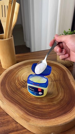 Revolutionary Skincare Trick: Vaseline and Baking Soda