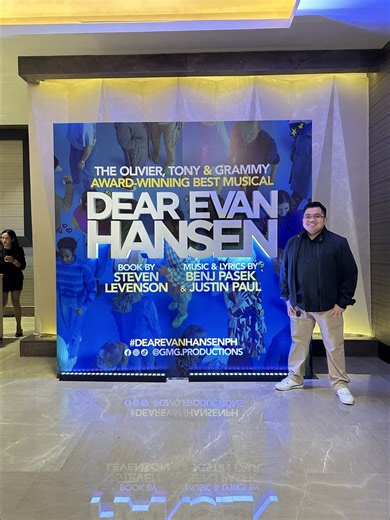 DEAR EVAN HANSEN THE MUSICAL 🎶Even when the dark comes crashing through When you need a friend to carry you And when you're broken on the ground You will be found🎶 🎶So let the sun come streamin' in 'Cause you'll reach up and you'll rise again Lift your head and look around You will be found 🎶 What an emotionally powerful musical! It explores mental health, loneliness, and the desperate need for connection with others. A roller coaster of emotions where you'll laugh and cry in every scene. So