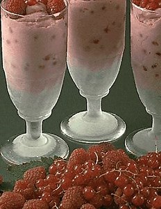 Parfait aux groseilles pour 4 personnes - Recettes - Elle à Table