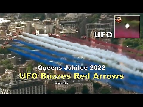 UFO Buzzes Red Arrows over Queens Jubilee 2022. ArtAlienTV