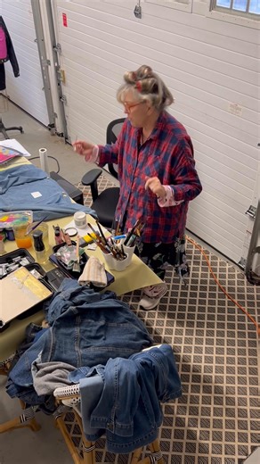 What I think I look like in my artist studio compared to what I really look like in my art studio 🤷‍♀️ Ok. Hubs gets the last laugh said if I didn’t post this I could never post his Hubs captures again. And I was cold that’s why have on 5 layers 💃🙄 | Bonnie Jones