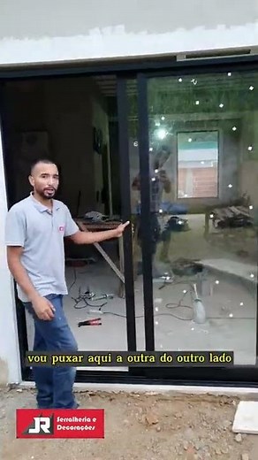 Porta de correr 3 folhas linha suprema.