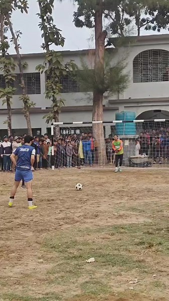 Master😎 #foryou #foryoupage #sports #football #sportsontiktok #trending #footballskills #penalty #kaziarvin #gk #theking #newtrend #footballvideo #footballbdtiktokfficial #??bangladesh?football?team?🇧🇩 #deshi #vibes