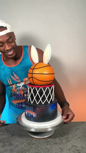1M views · 31K reactions | Space Jam Cake! HBO Max The new movie premiers tomorrow so I thought this would be cool to do. 8 hours of work trimmed down to 1 minute #cakedecorating #cake #spacejam #cakedesign | The Sweet Impact | Facebook