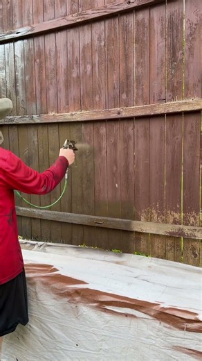 Staining an old fence with Behr Solid Stain! #fencestaining