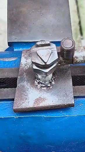 Unique chain creation using manual tools #bending #simpletool #idea #creativewelder #diyprojects | Mart Welders