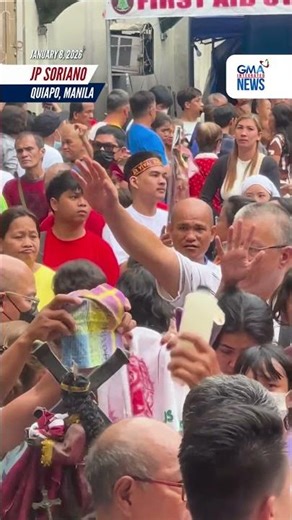 Ilang opisyal ng replika ng imahen ng Poong Jesus Nazareno, pinipilahan ng... | GMA Integrated News