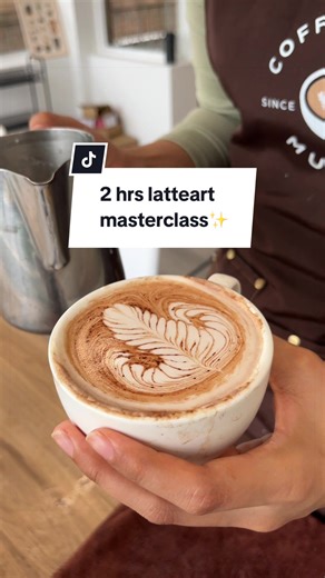 Think latte art takes months to learn? Not really😊 In our 2-Hour Latte Art Masterclass, students who already know the basic heart and simple tulip can learn to pour patterns like this by the end of the session. If you’re completely new to latte art, don’t worry. In the first session we focus on mastering the heart and tulip, and once you’re comfortable with those, the next session moves into Rosetta and more advanced patterns. It’s all about small corrections, proper milk texture, and pouring t