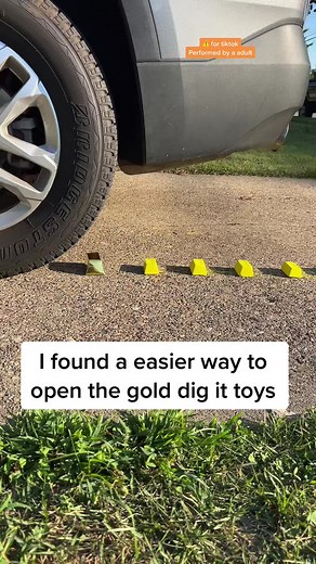 Fun Gold Toy Unboxing | Exciting Surprises Inside!