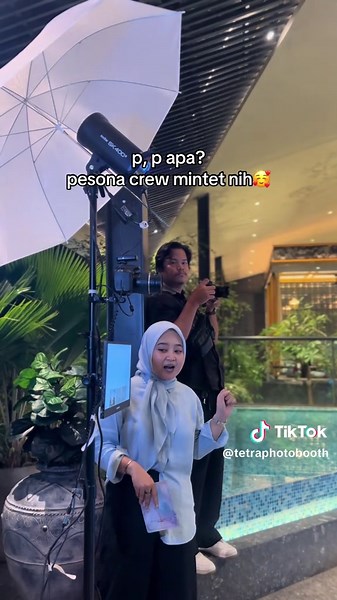 yakin gamau pake tetra photobooth? crewnya aja udah cakep, apalagi hasilnya🫶🏻 #tetraphotobooth #pesona #crew #photobooth