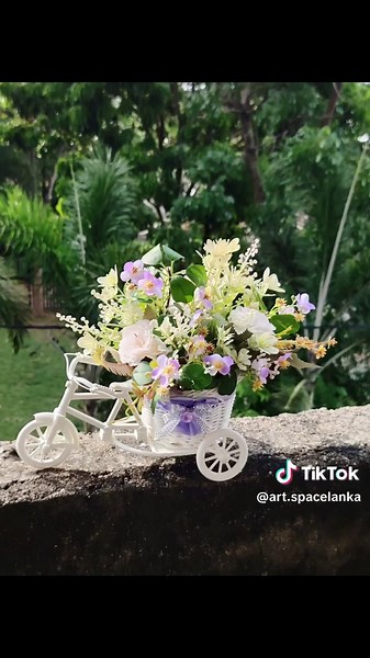 Creating and crafting ideas through flower arangements & Wall arts 💐🎨0771055444 whatsapp