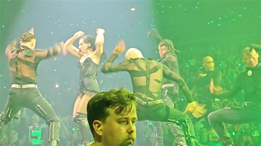 Lady Gaga - Garden Of Eden现场